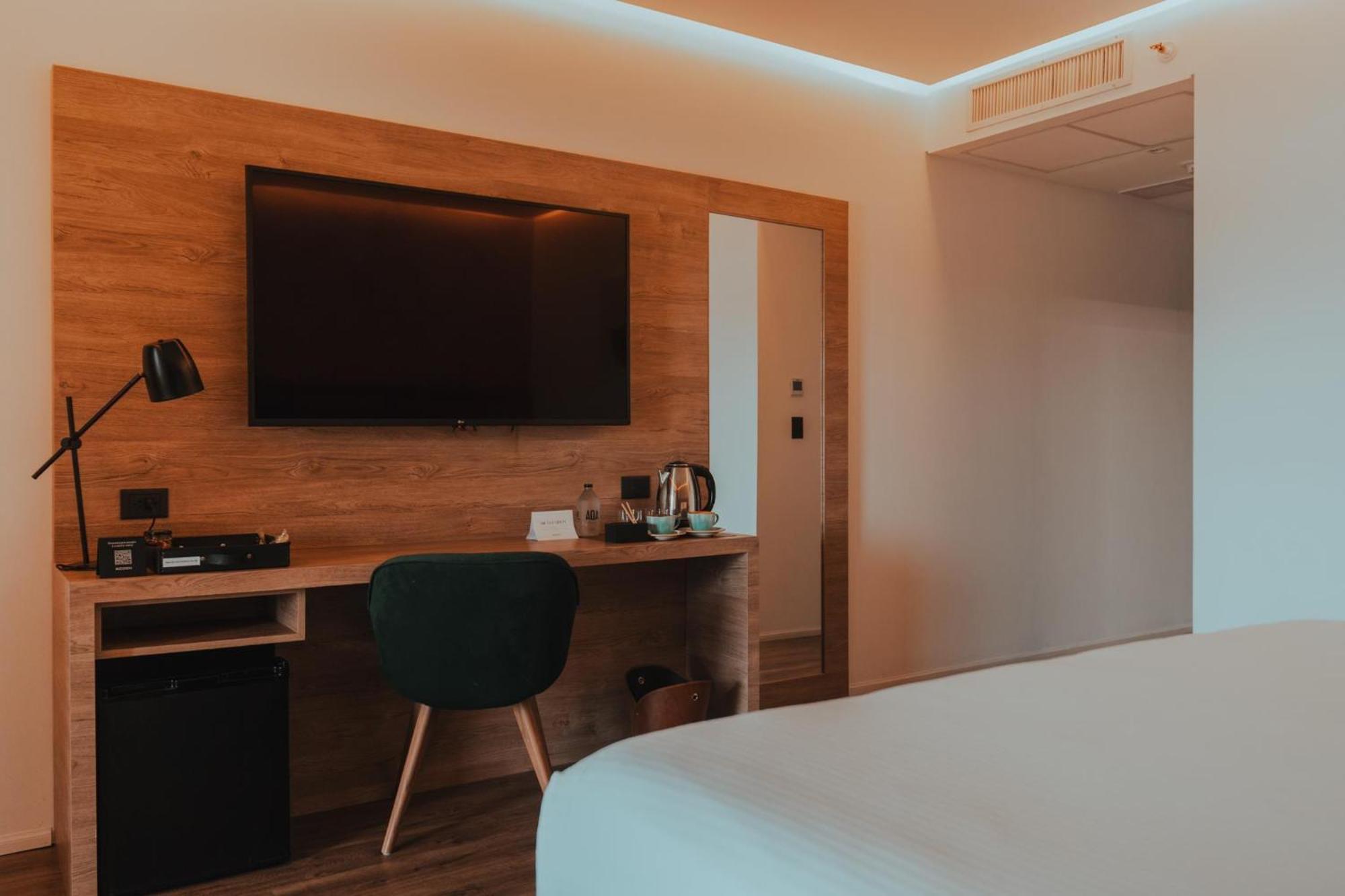 Double Room Mountain View